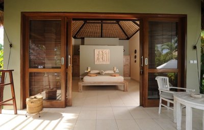 Relax Bali - bungalov Relax interiér s terasou