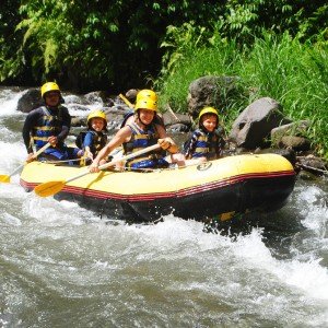 Rafting a canyoning